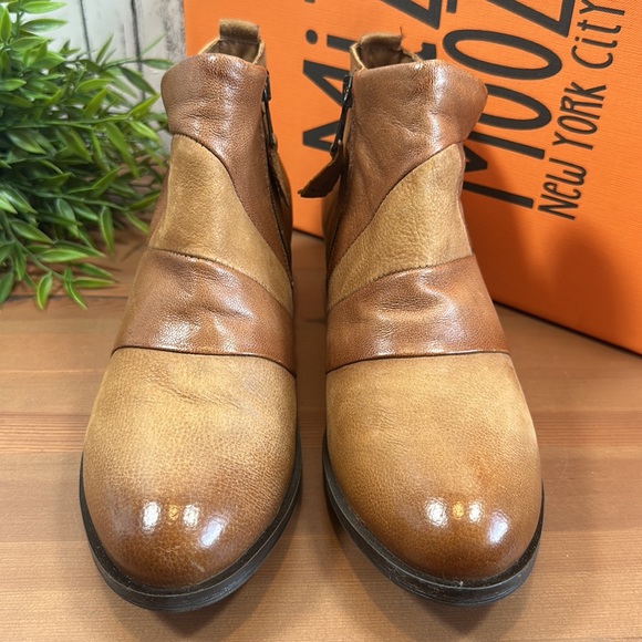 Miz Mooz Burlington Leather Cut-Out Wide Width Ankle Boots - Picture 3 of 10